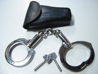Применение наручников